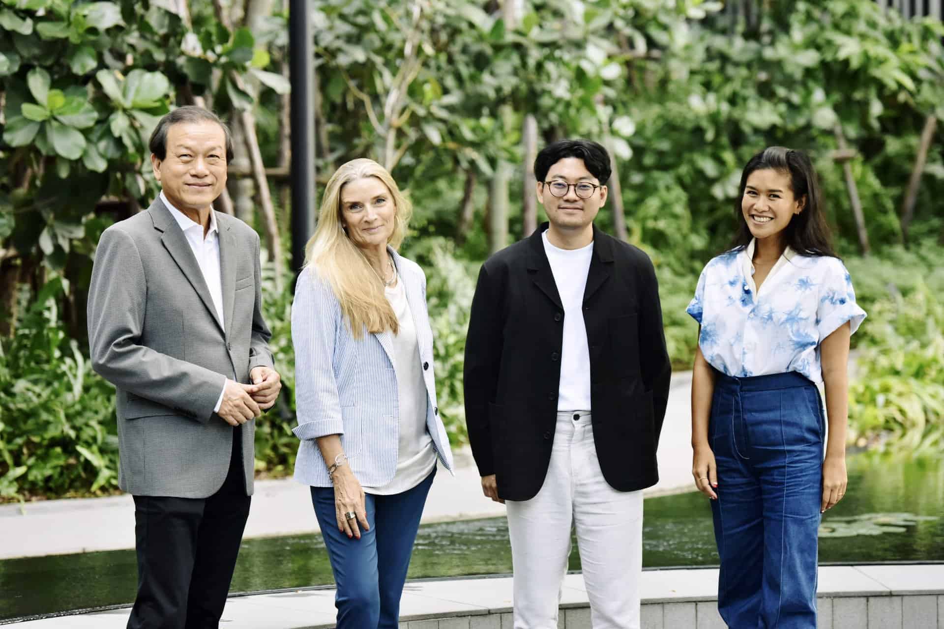 策展團隊(由左至右) Prof. Dr. Apinan Poshyananda, Loredana Pazzini-Paracciani, Jirat Ratthawongjirakul, Dr. Chomwan Weeraworawit 策展團隊(left to right) Prof. Dr. Apinan Poshyananda, Loredana Pazzini-Paracciani, Jirat Ratthawongjirakul, Dr. Chomwan WeeraworawitCourtesy Bangkok Art Biennale