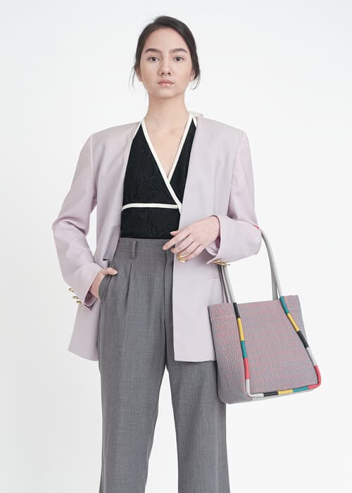 Graz-X_Zigzag_WildRoses_LightGrey_Model