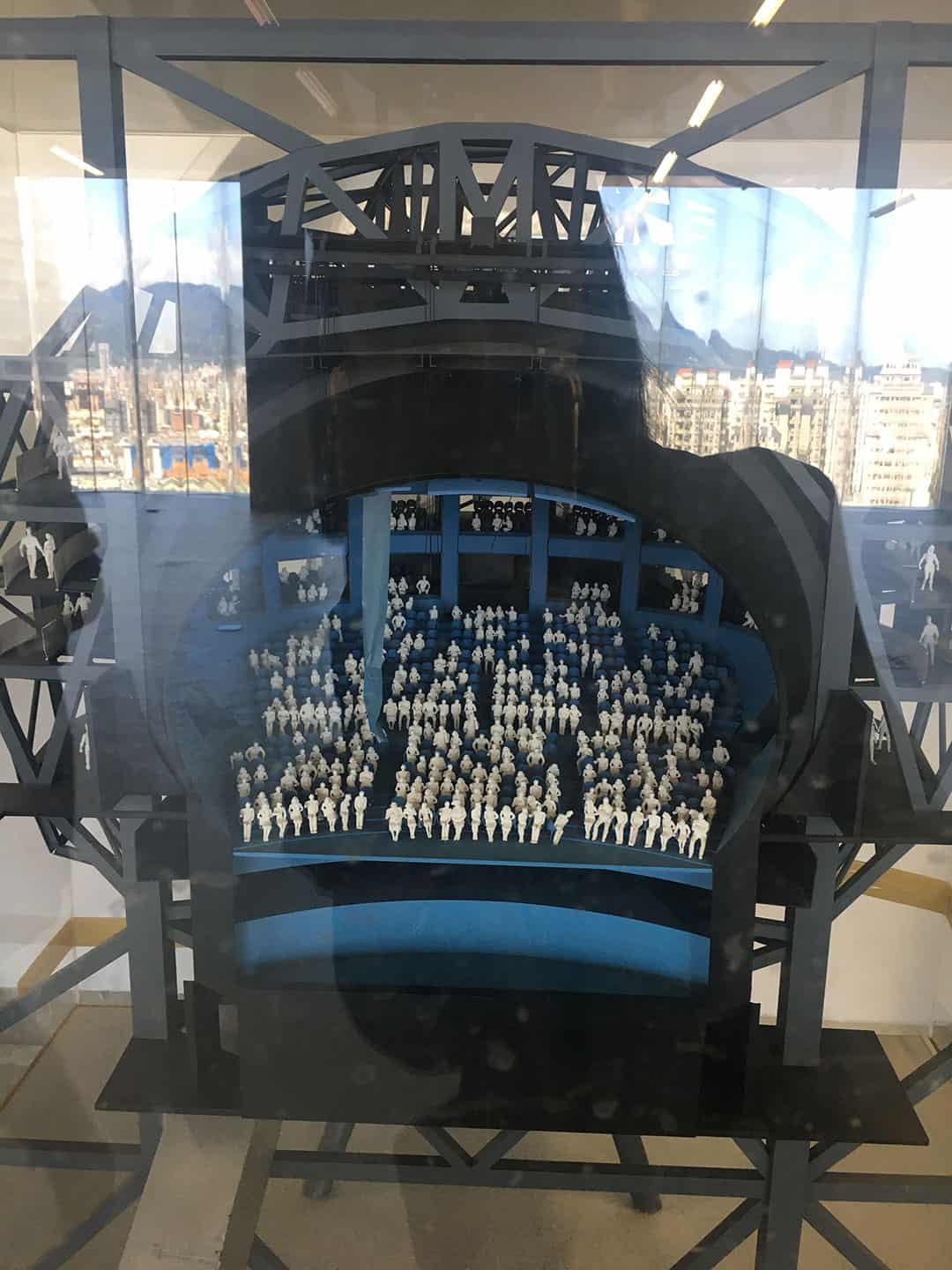球劇場